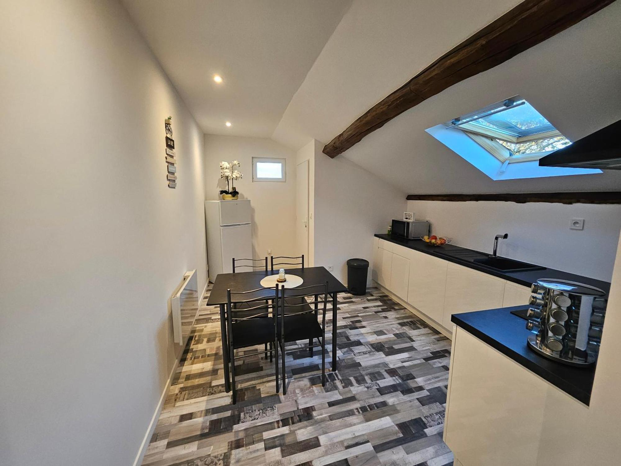 Joli Appartement Mansarde Decize Extérieur photo
