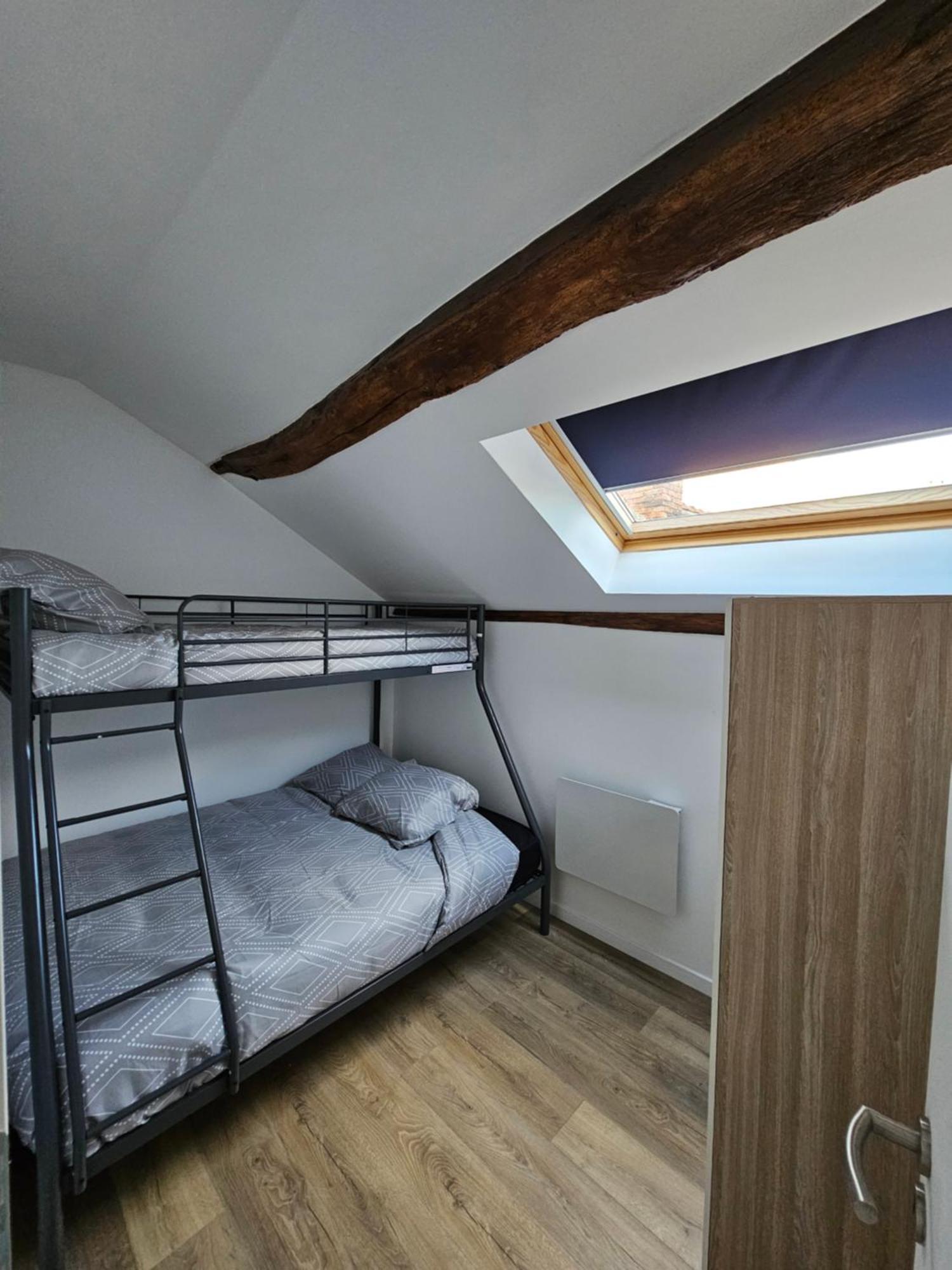 Joli Appartement Mansarde Decize Extérieur photo