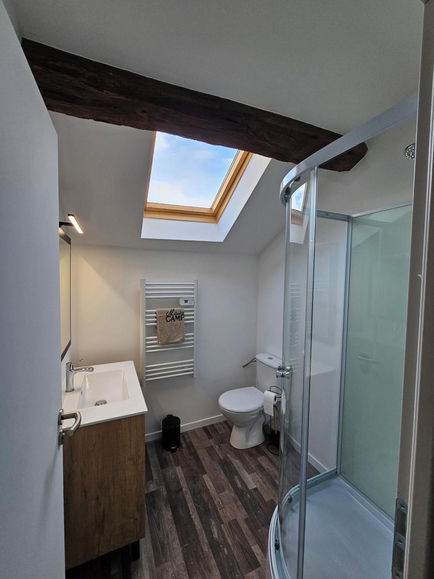 Joli Appartement Mansarde Decize Extérieur photo
