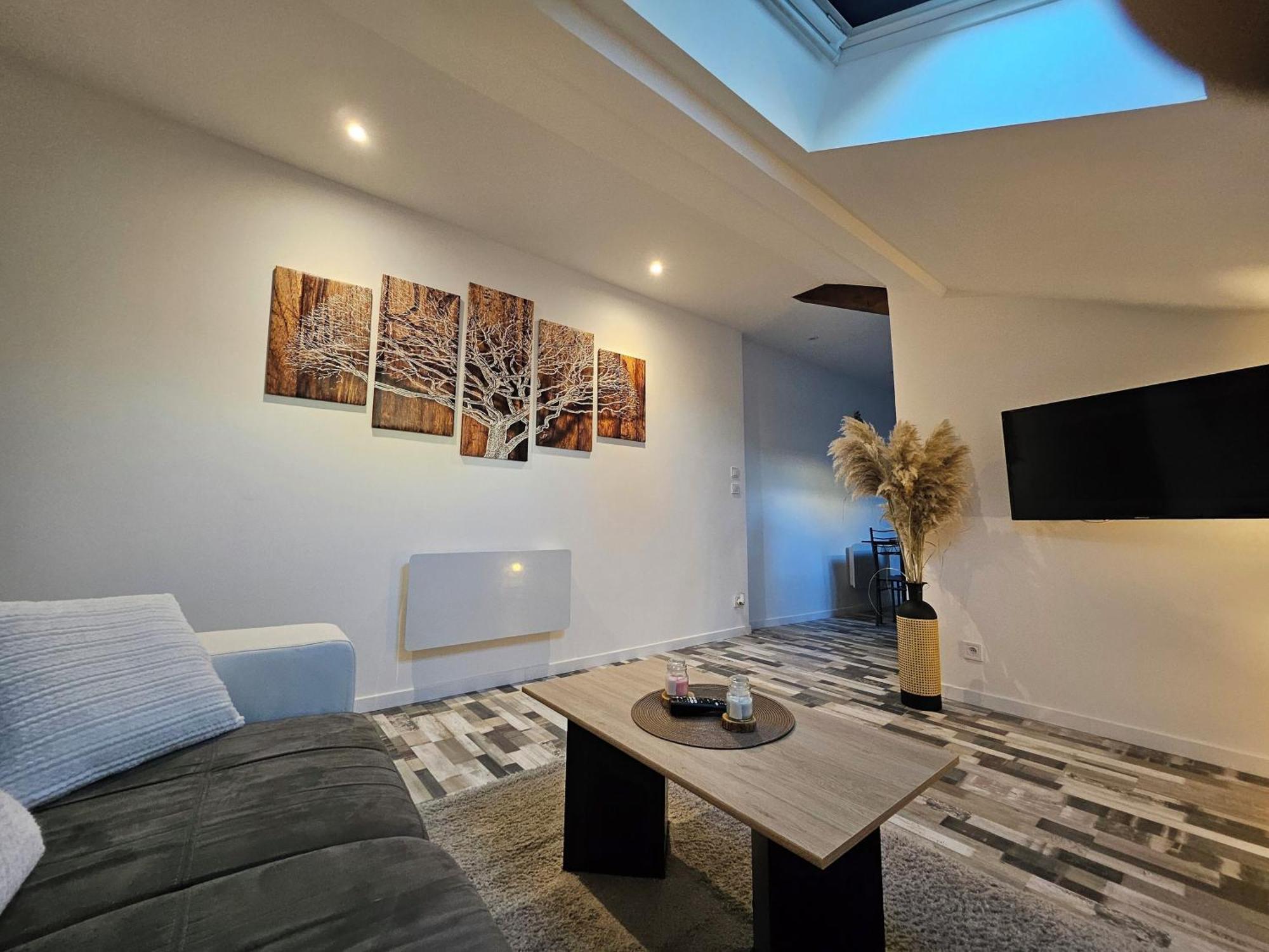 Joli Appartement Mansarde Decize Extérieur photo